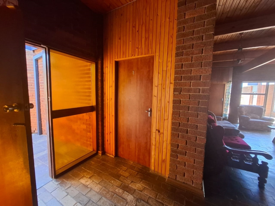 10 Bedroom Property for Sale in Universitas Free State